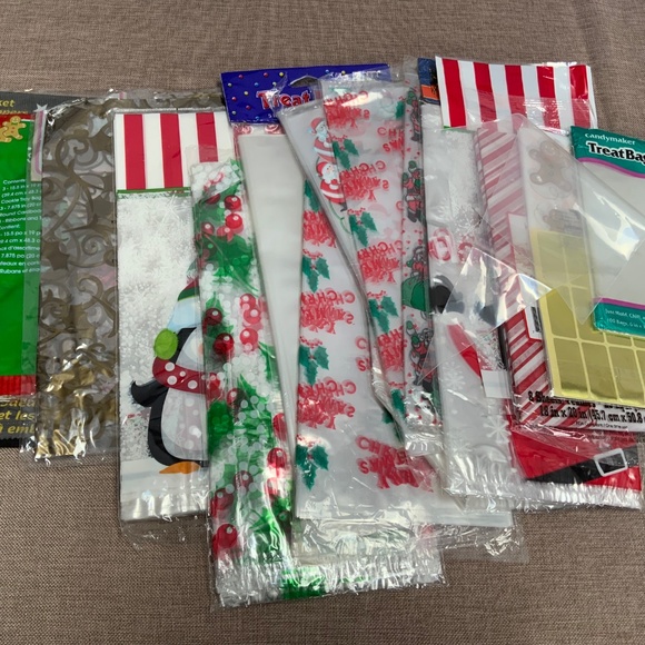 Huge Selection of Chocolate Molds - Picture 7 of 8